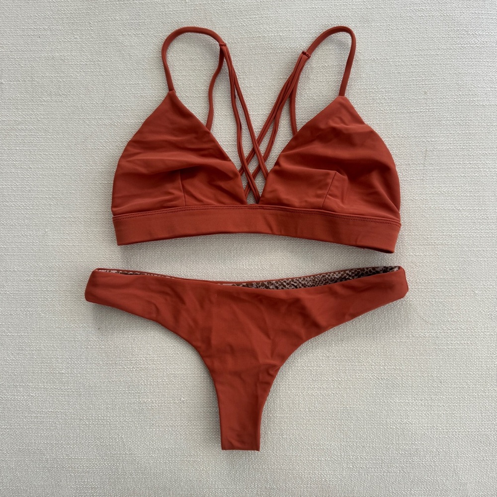 Acacia awapuhi top and hookipa bottoms bikini set in lihing mui